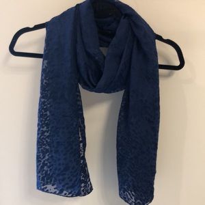 Coldwater Creek NWT Beautiful Animal Burnout scarf